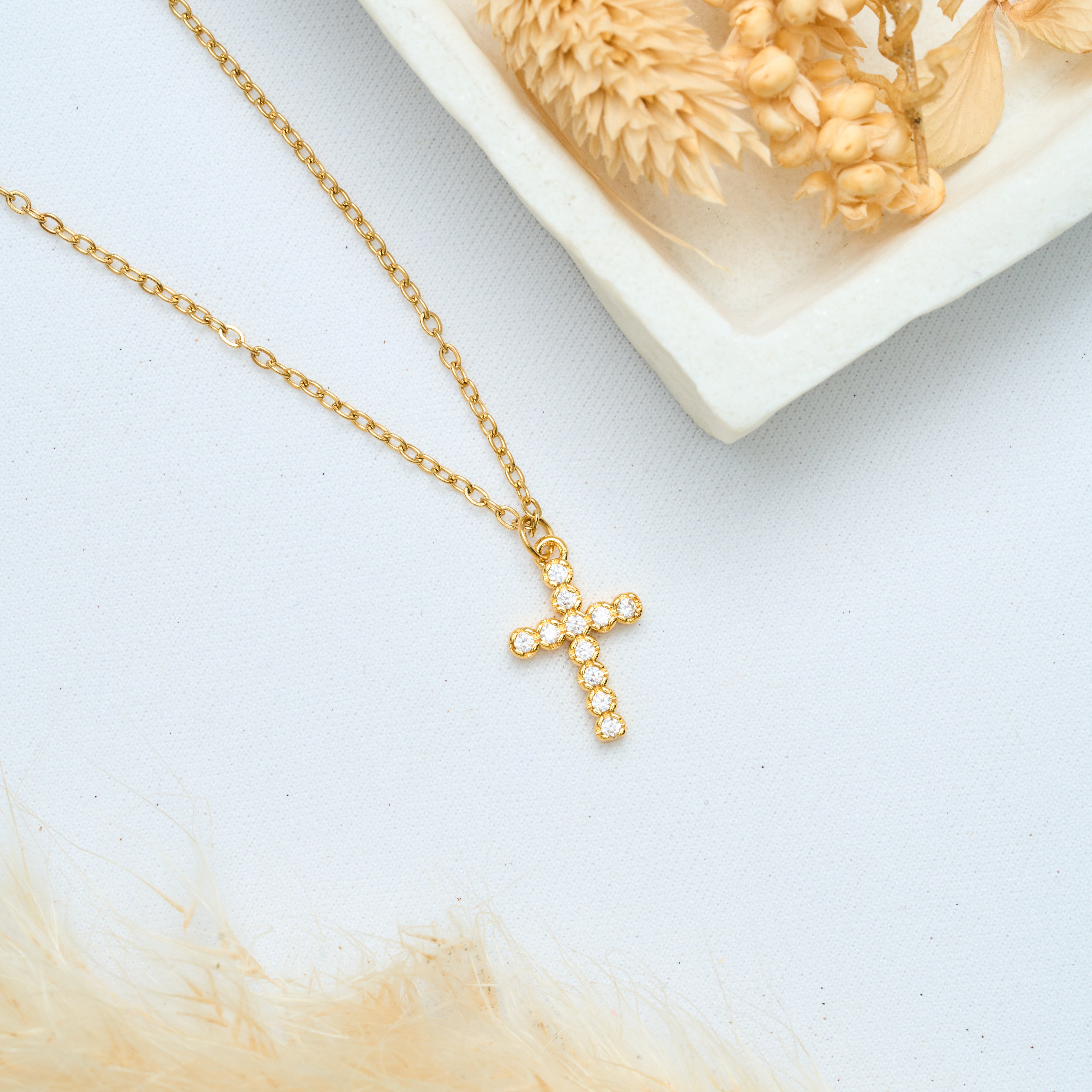 Cruz Necklace