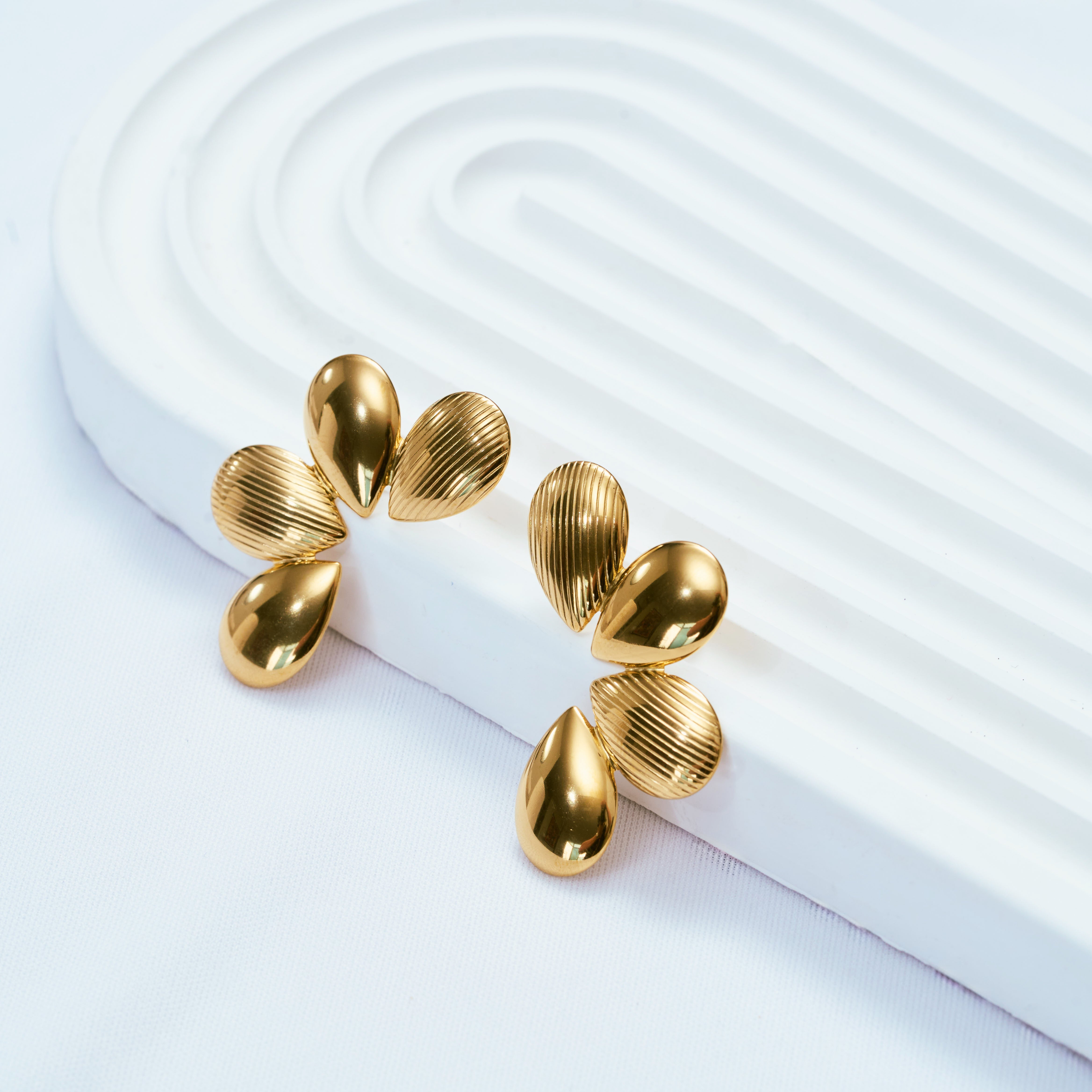 Izel Flower Earrings